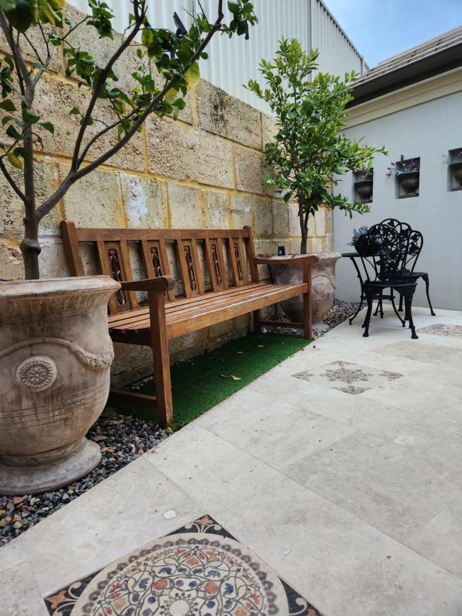 Lavender Manor Bnb Panzió Alkimos Kültér fotó