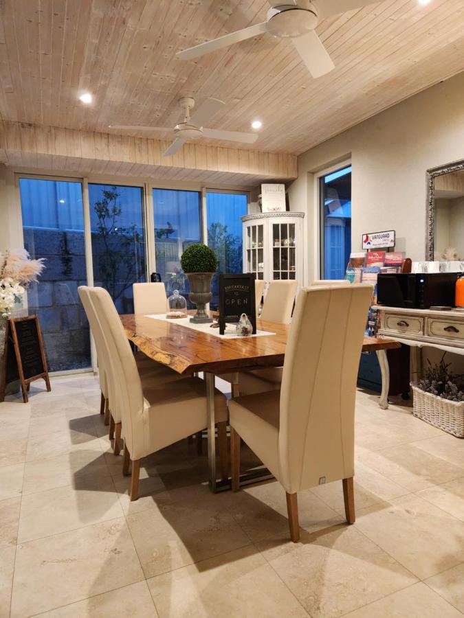 Lavender Manor Bnb Panzió Alkimos Kültér fotó